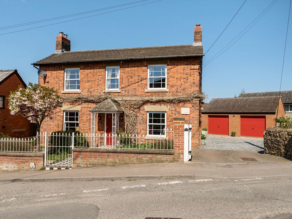 4 bed cottage for sale in High Street, Blunsdon, Swindon SN26 Zoopla