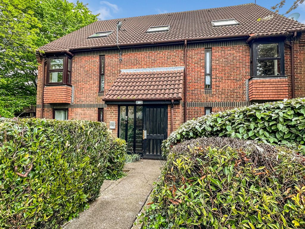 Studio for sale in Alexander Close, New EN4 Zoopla