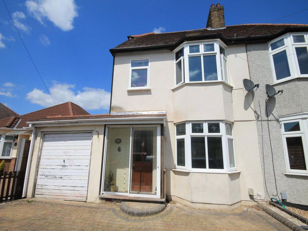 4 bed semidetached house for sale in Grosvenor Road, Romford RM7 Zoopla