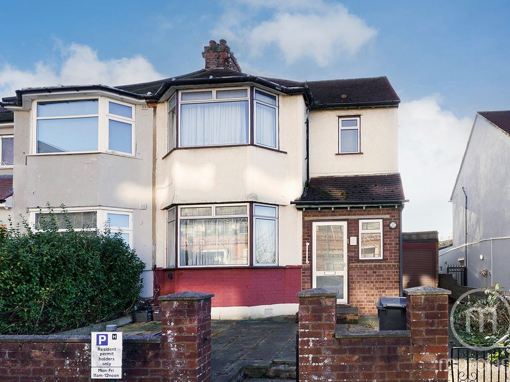 3 bed semidetached house for sale in Llanvanor Road, Childs Hill