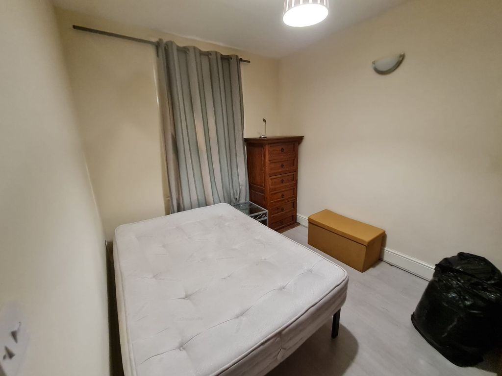1 bed flat to rent in High Road Leyton, London E10, £1,475 pcm Zoopla