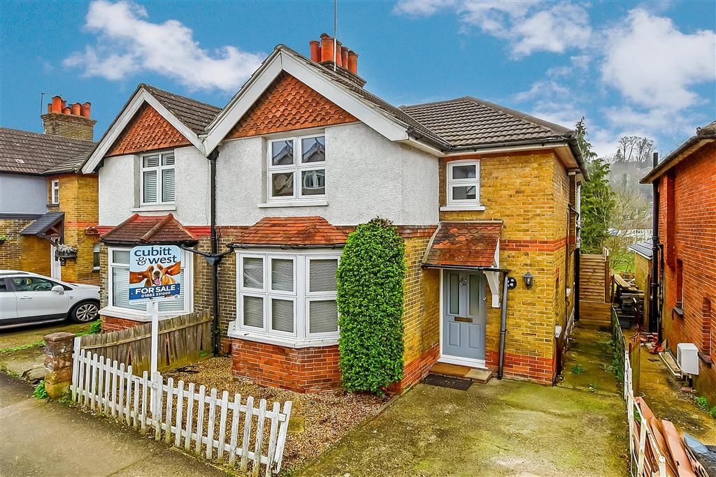 2 bed semidetached house for sale in Croydon Road, Caterham, Surrey