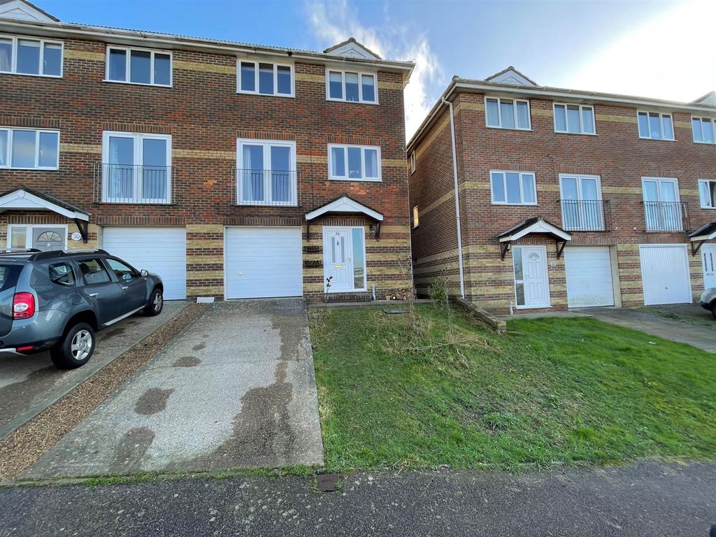 4 bed semidetached house for sale in Gleneagles Drive, St. LeonardsOn