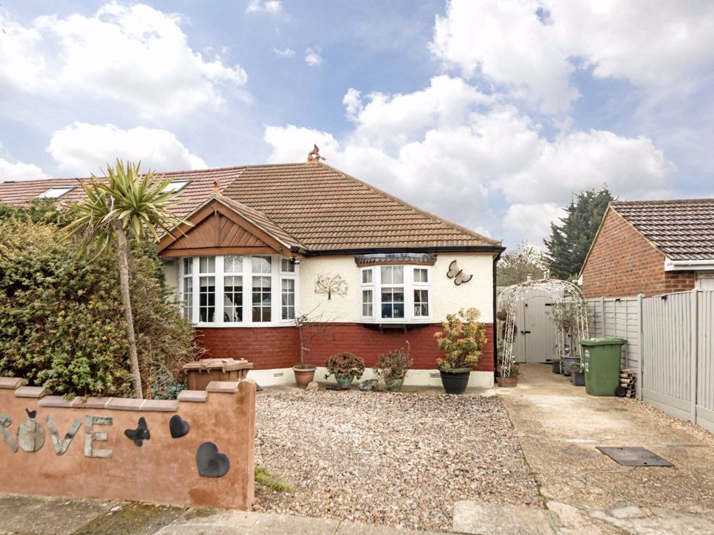3 bed bungalow for sale in Birch Grove, Shepperton TW17 Zoopla