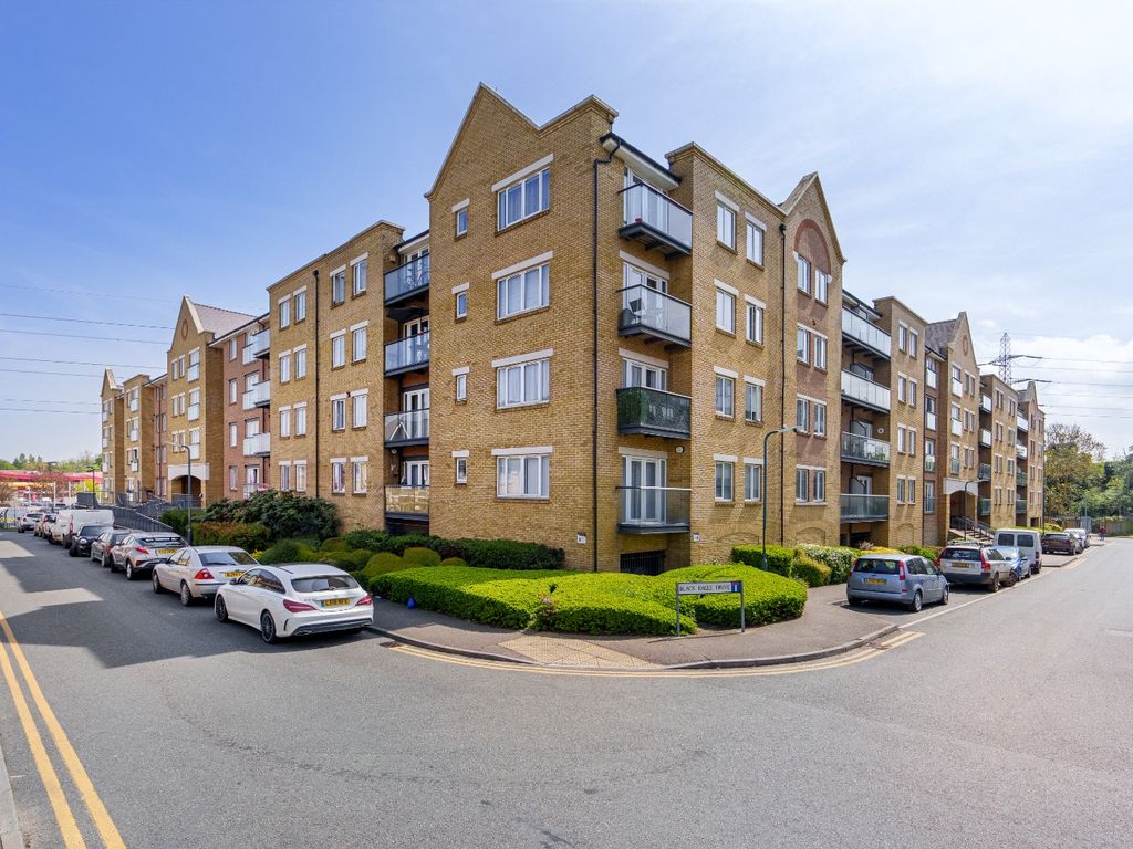 2 bed flat for sale in Phoenix Court, Black Eagle Drive, Northfleet