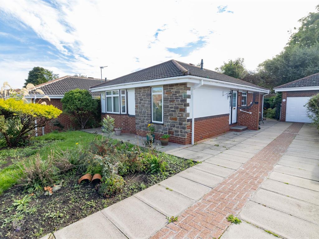 3 bed detached bungalow for sale in Burdon Park, Sunniside, Newcastle