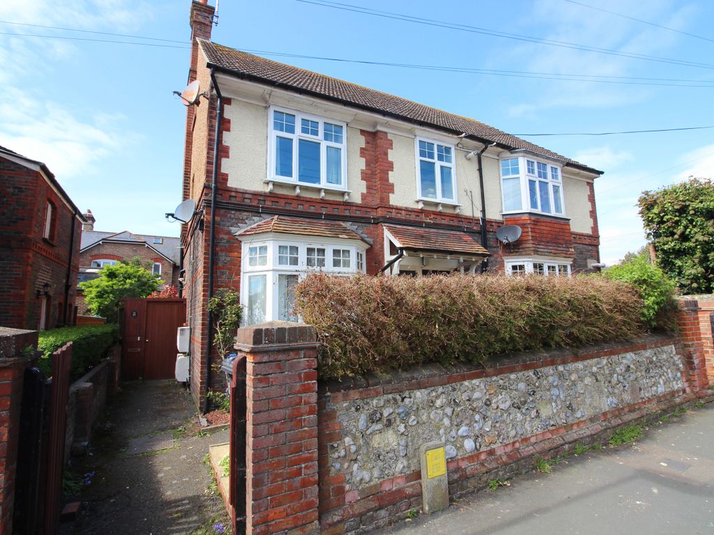1 bed flat to rent in Salisbury Road, Worthing BN11, £925 pcm Zoopla