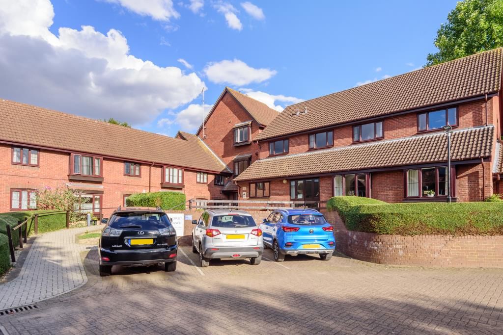 Churchill Court, Aylesbury, Buckinghamshire HP21  