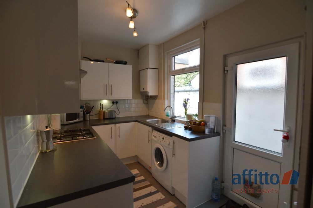 2 bed terraced house to rent in Browning Street, Leicester LE3, £850