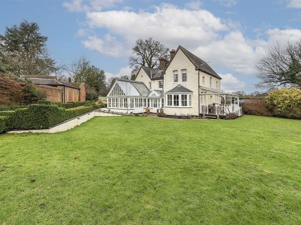 5 bed detached house for sale in Whipsnade, Dunstable LU6 Zoopla