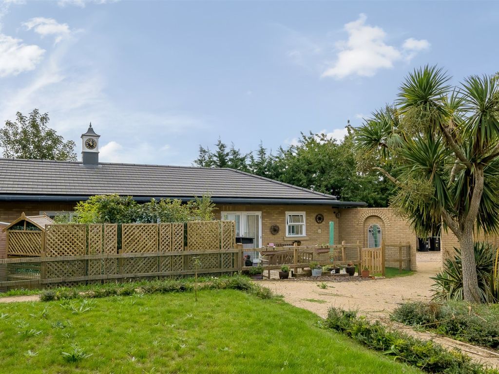 1 bed terraced bungalow for sale in 2 The Stables, Eastleigh House