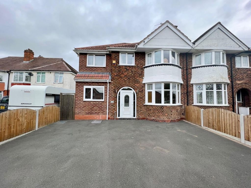 4 bed semidetached house for sale in Chester Road, Castle Bromwich