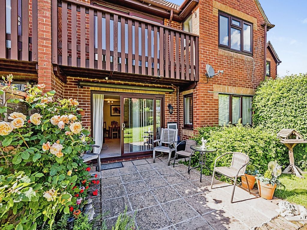 2 bed for sale in Lansdowne Way, High HP11 Zoopla