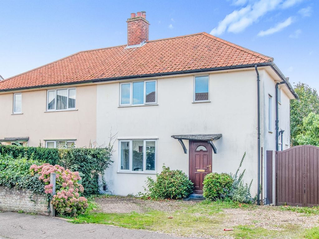 3 bed semidetached house for sale in Glenburn Avenue, Sprowston