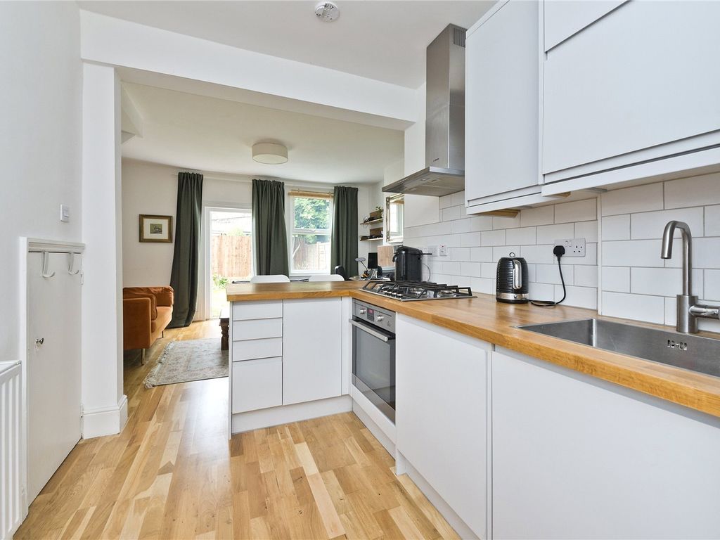 2 bed flat for sale in Chapter Road, London NW2 - Zoopla