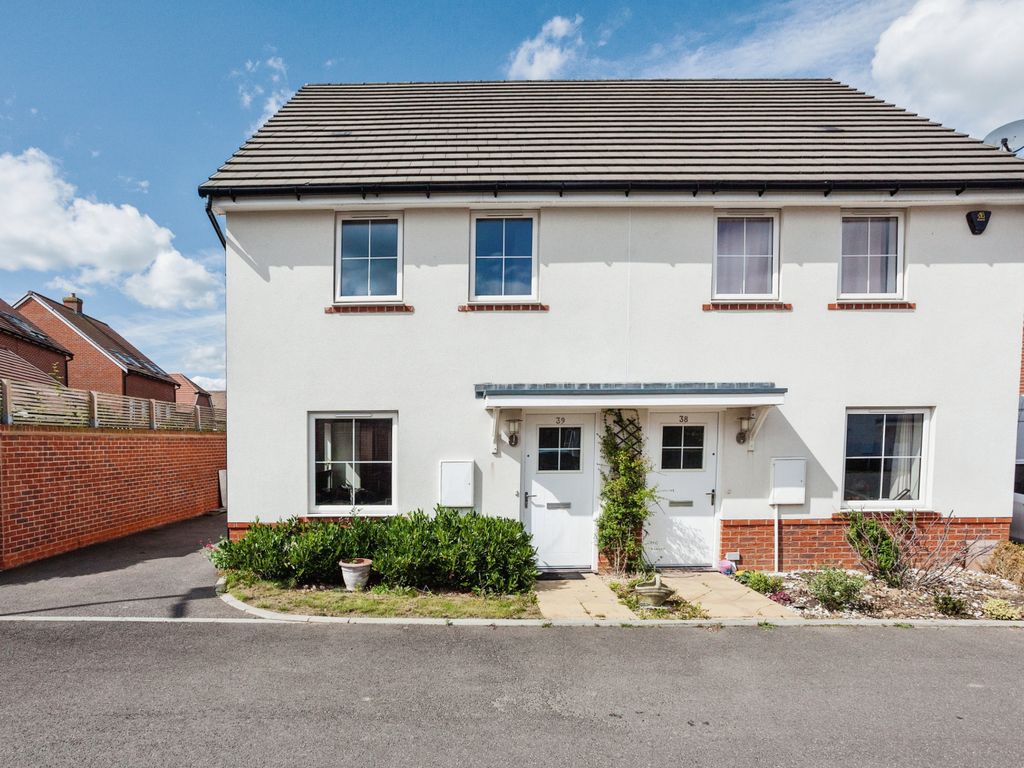 2 bed semidetached house for sale in Fletcher Way, Henfield, West