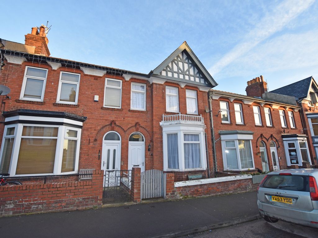 4 bed terraced house for sale in Grange Avenue, Scarborough YO12, £