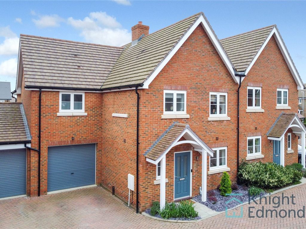 3 bed semidetached house for sale in Seymour Drive, Marden, Tonbridge