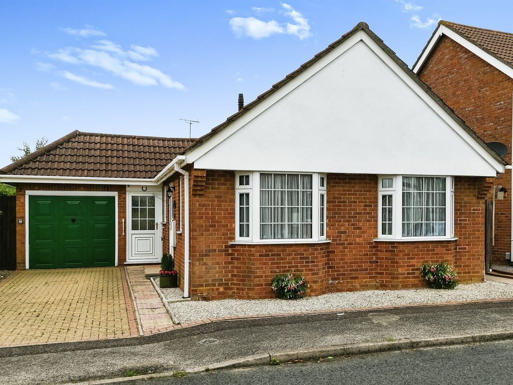 2 bed detached bungalow for sale in Kestrel Drive, Wisbech PE13, £
