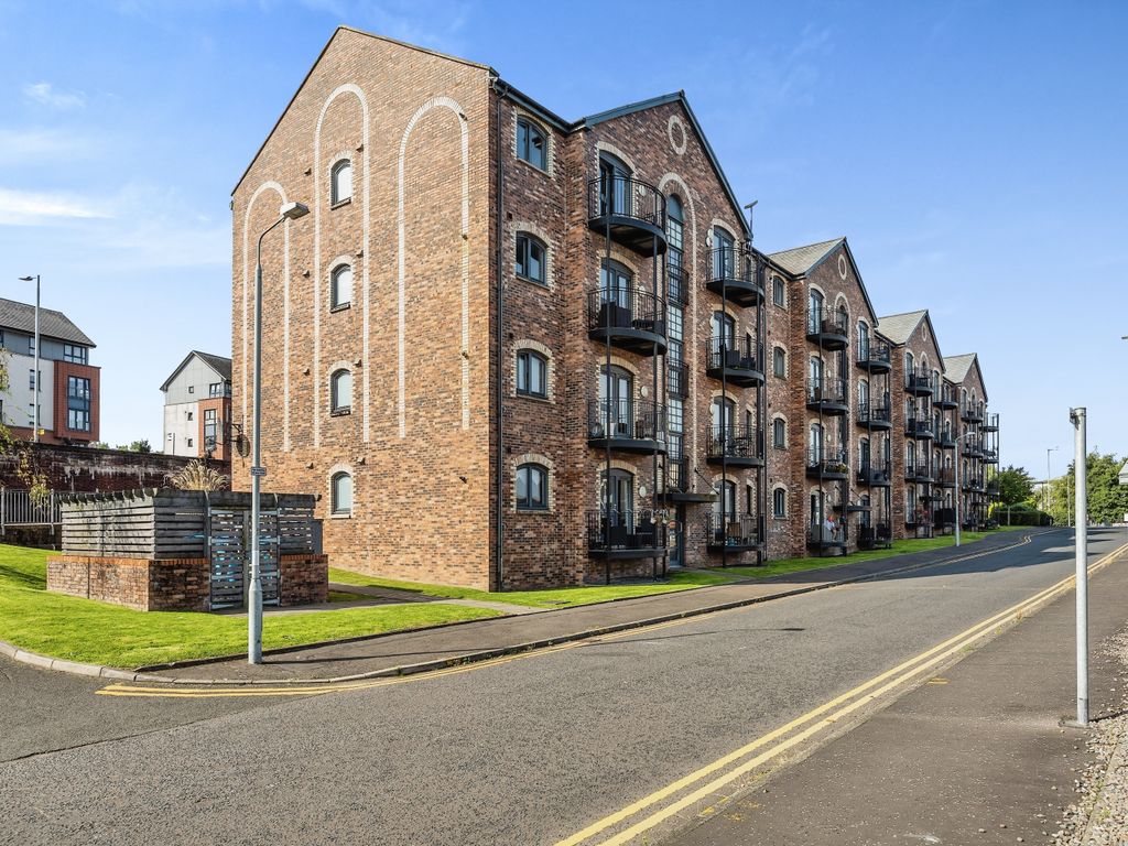 2 bed flat for sale in 10 James Watt Way, Greenock PA15, £139,500 Zoopla