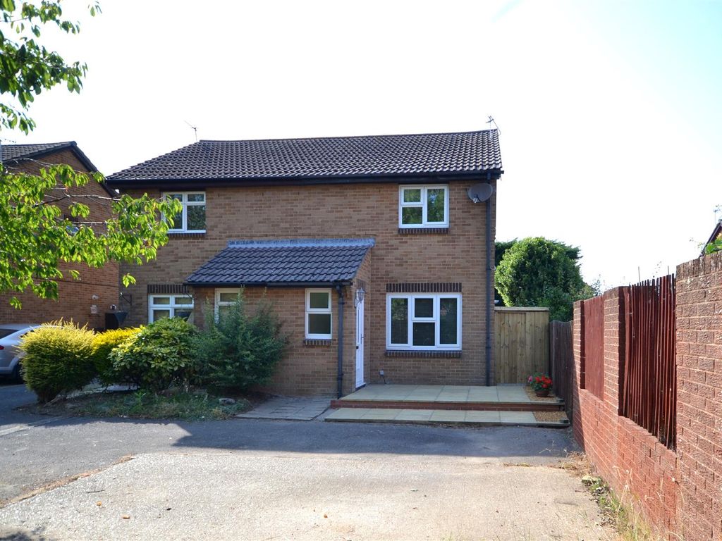 3 bed semidetached house for sale in Knowlton Gardens, Muscliff