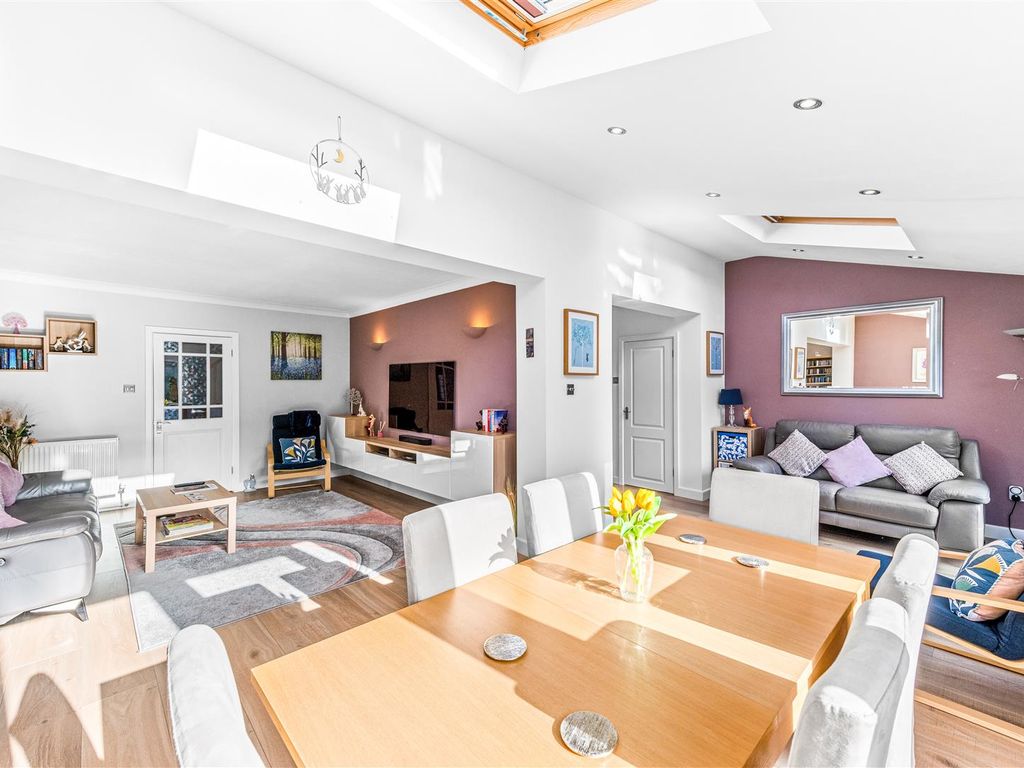 3 bed semidetached house for sale in Judge Heath Lane, Hayes UB3, £