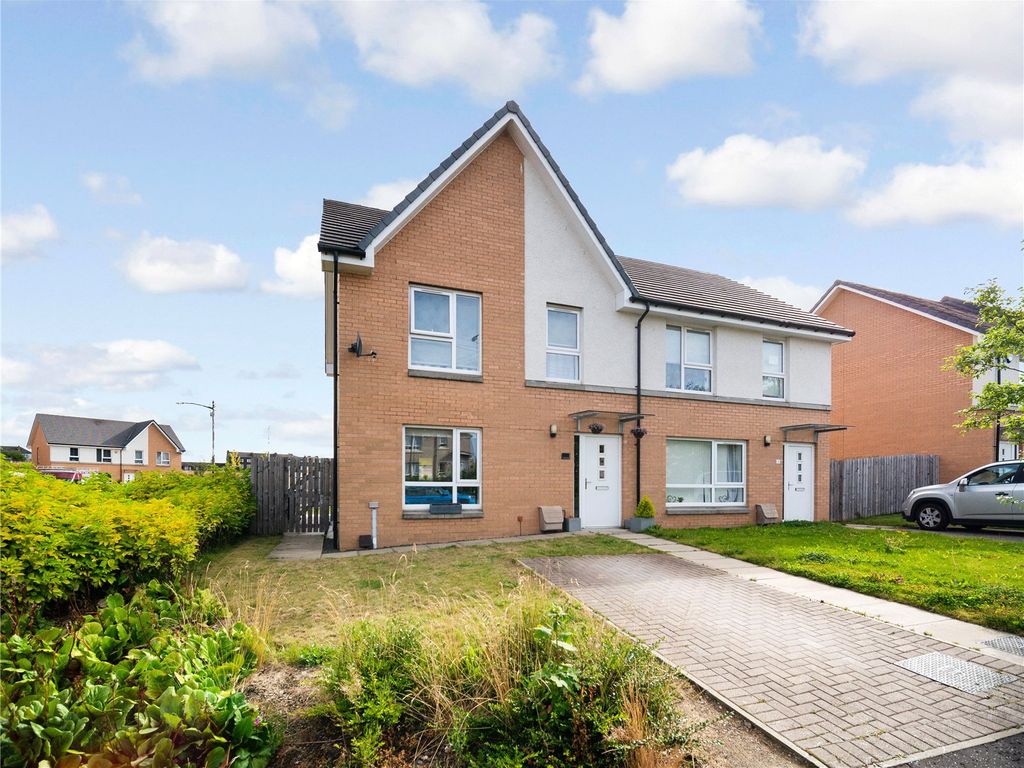 3 bed semidetached house for sale in Canmore Place, Lillybank