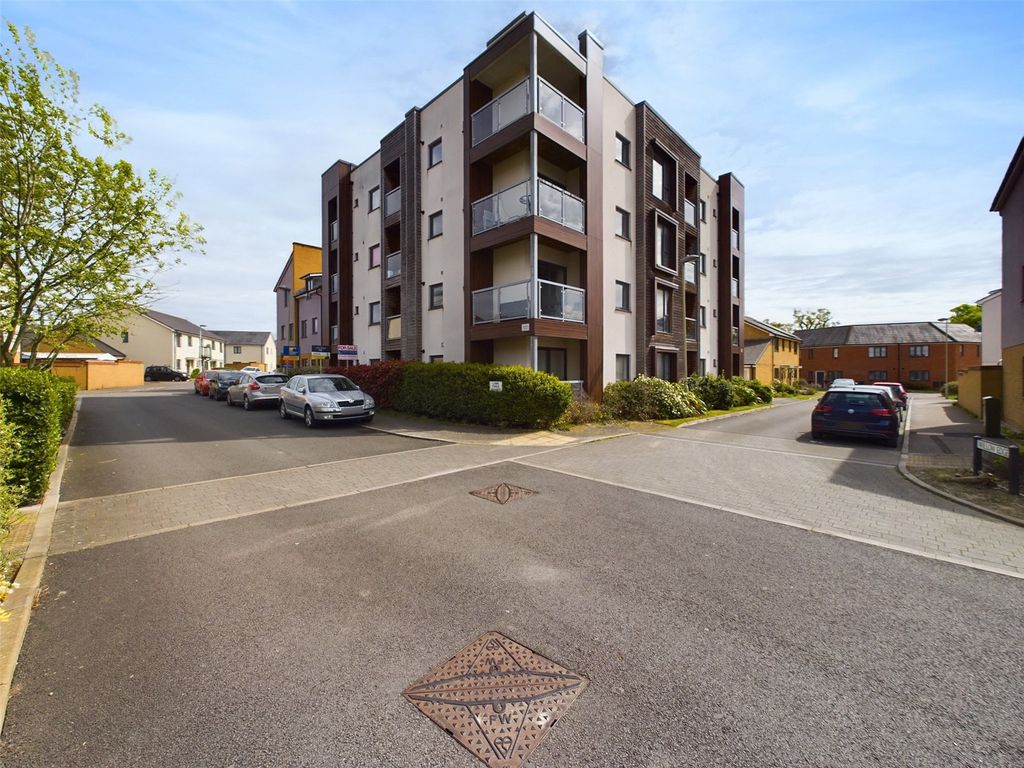 2 bed flat for sale in Lime Tree Court, Lime Tree Avenue, Hardwicke, Gloucester GL2, £175,000