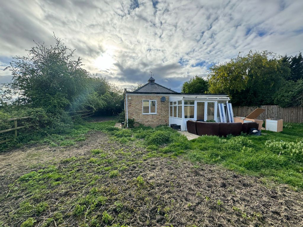 3 bed detached bungalow for sale in Mays Lane, Leverington, Wisbech
