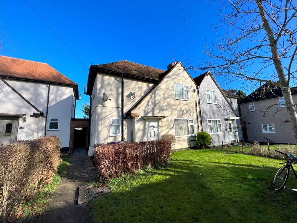 4 bed block of flats for sale in 13 Eldefield, Letchworth Garden City