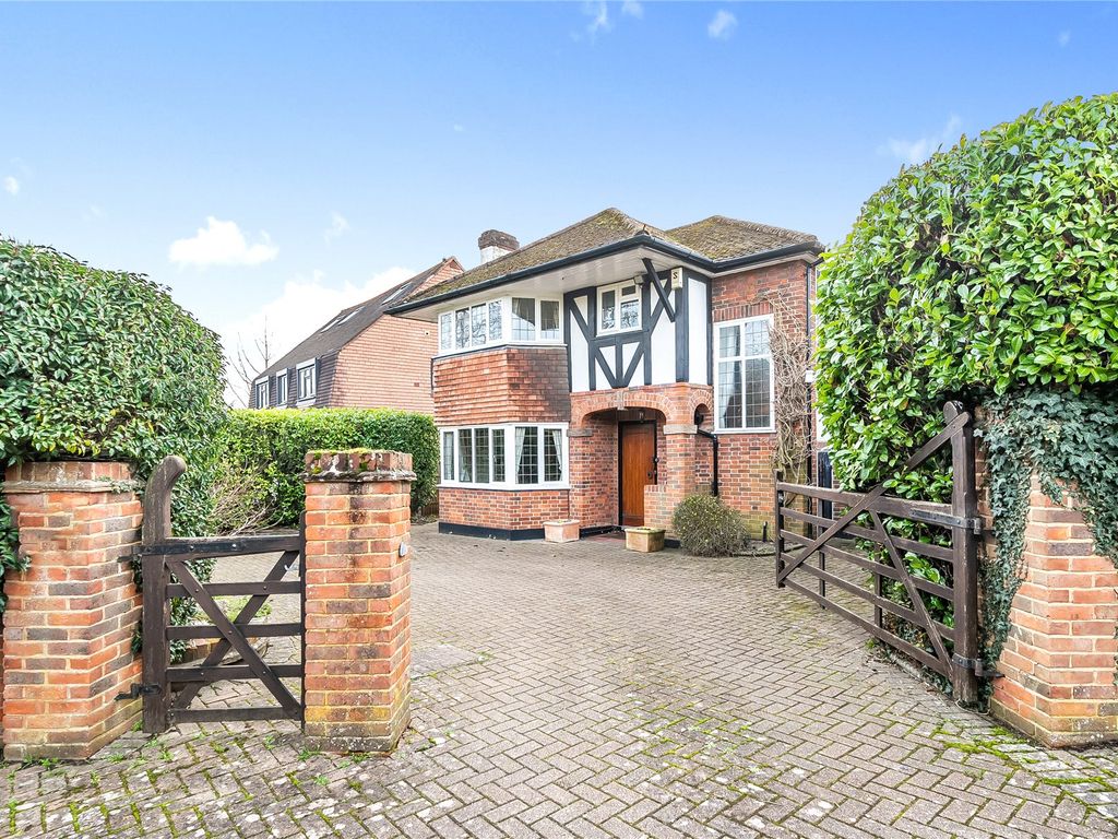 3 bed detached house for sale in Woking, Surrey GU22, £850,000 Zoopla