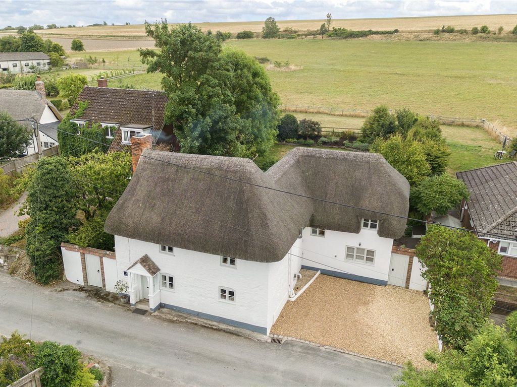 4 bed country house for sale in Charlton, Pewsey, Wiltshire SN9, £
