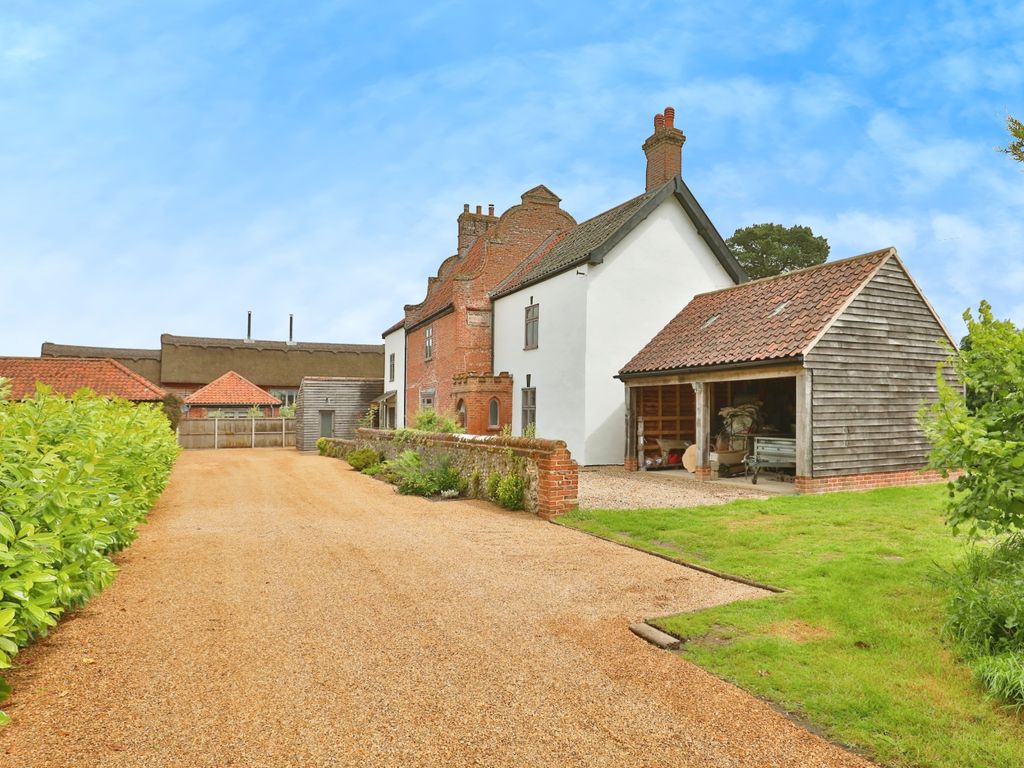 6 bed detached house for sale in Dog Lane, Horsford, Norwich, Norfolk