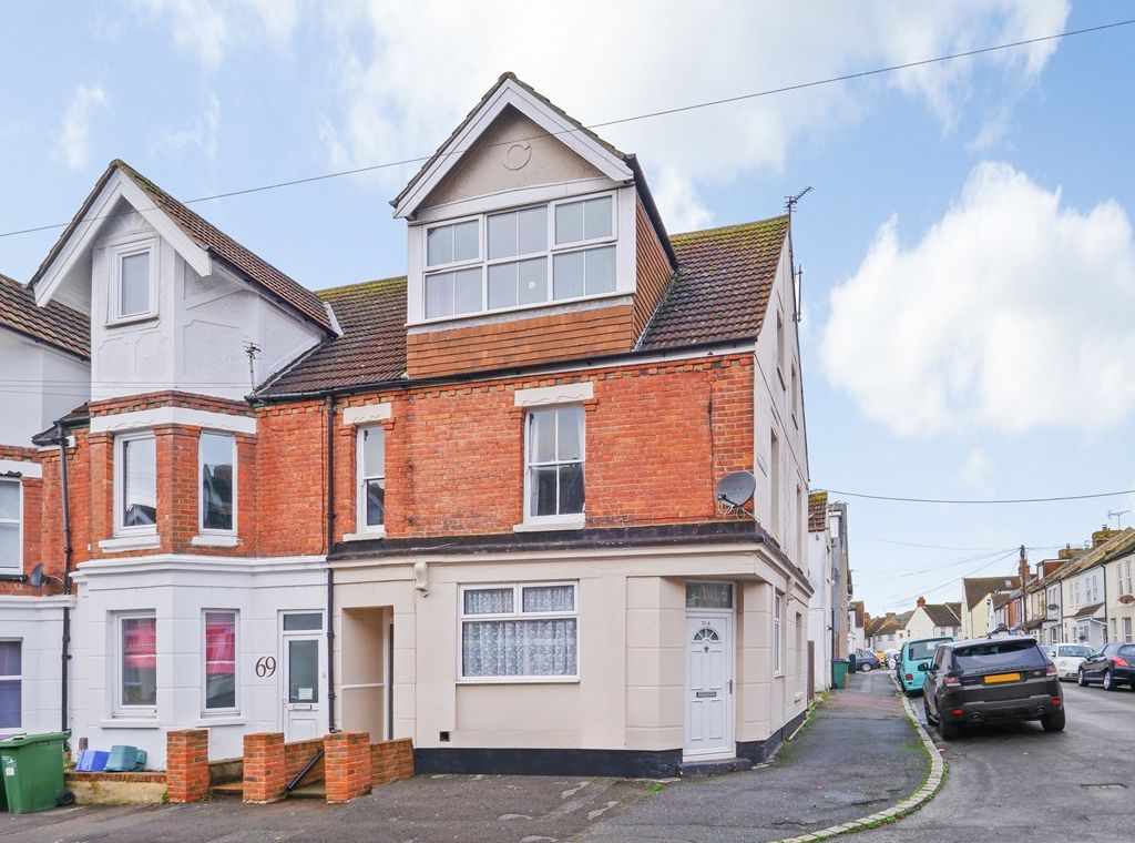 3 bed for sale in Linden Crescent, Folkestone CT19 Zoopla