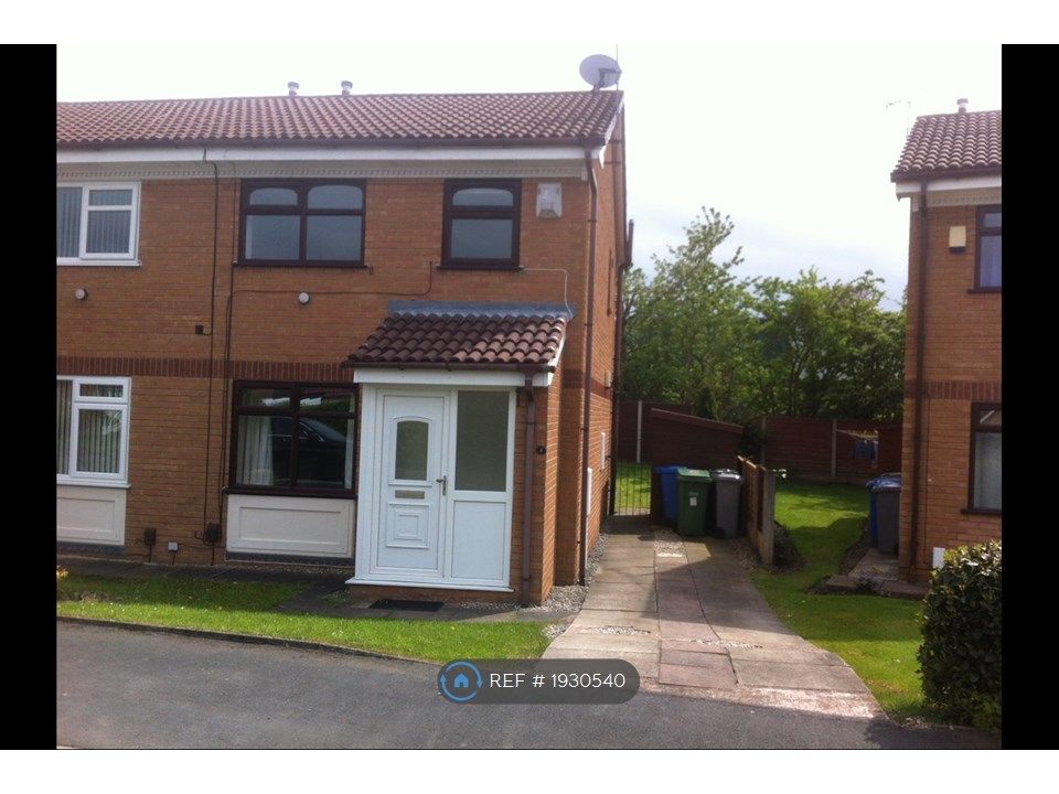 3 bed semidetached house to rent in Pochard Drive, Altrincham WA14, £