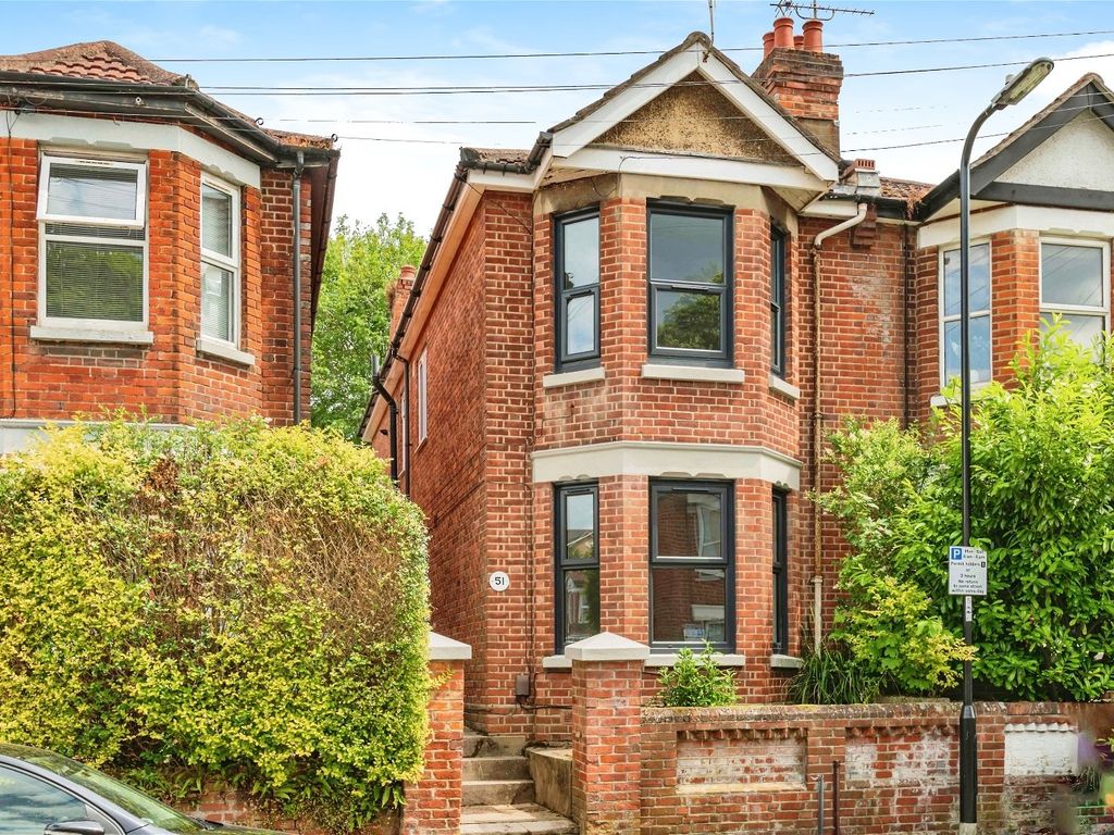 3 bed semidetached house for sale in Burlington Road, Southampton SO15