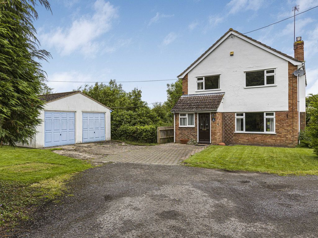 3 bed detached house for sale in Quakers Corner, Rokemarsh OX10, £