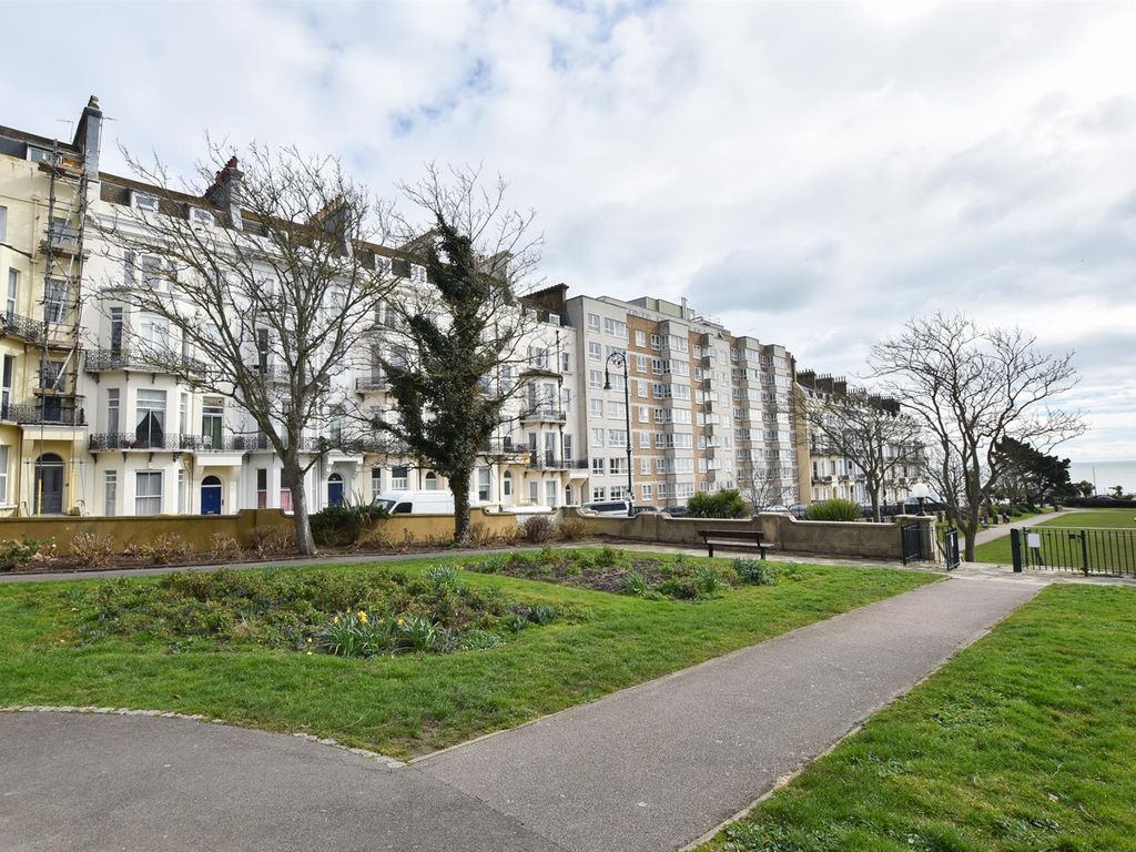 3 bed flat for sale in Warrior Square, St. LeonardsOnSea TN37 Zoopla