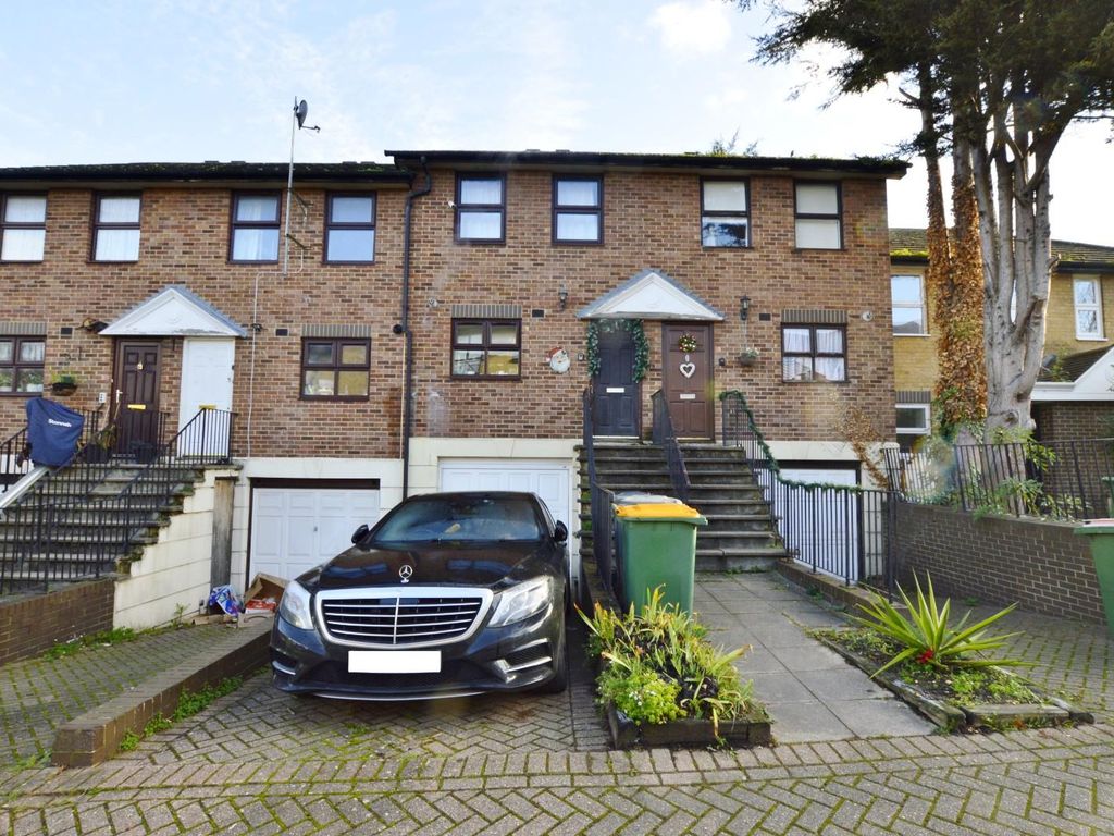 2 bed town house for sale in Verbena Close, London E16, £380,000 Zoopla