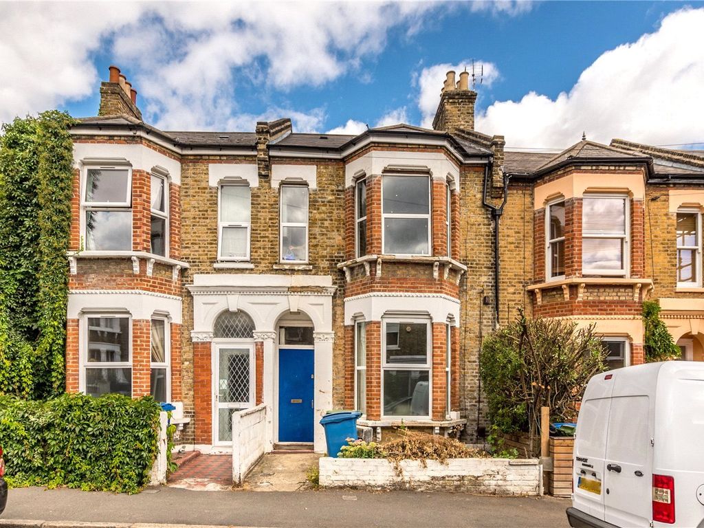 2 bed flat to rent in Choumert Road, Peckham Rye, London SE15, £1,900