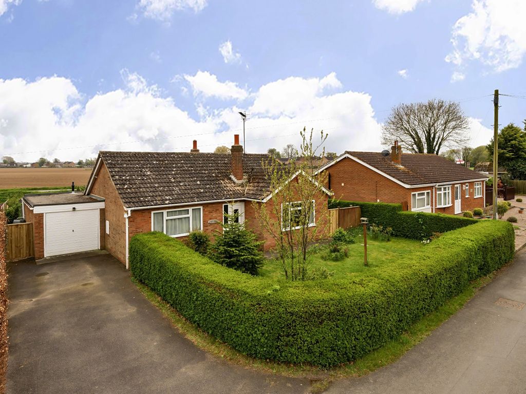 2 bed bungalow for sale in Little Common Lane, Holbeach Clough PE12