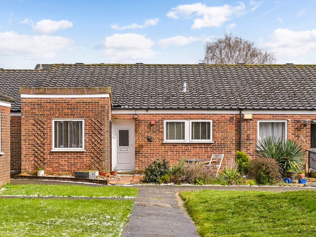 2 bed bungalow for sale in Little Chequers, Ashford TN25, £250,000 Zoopla