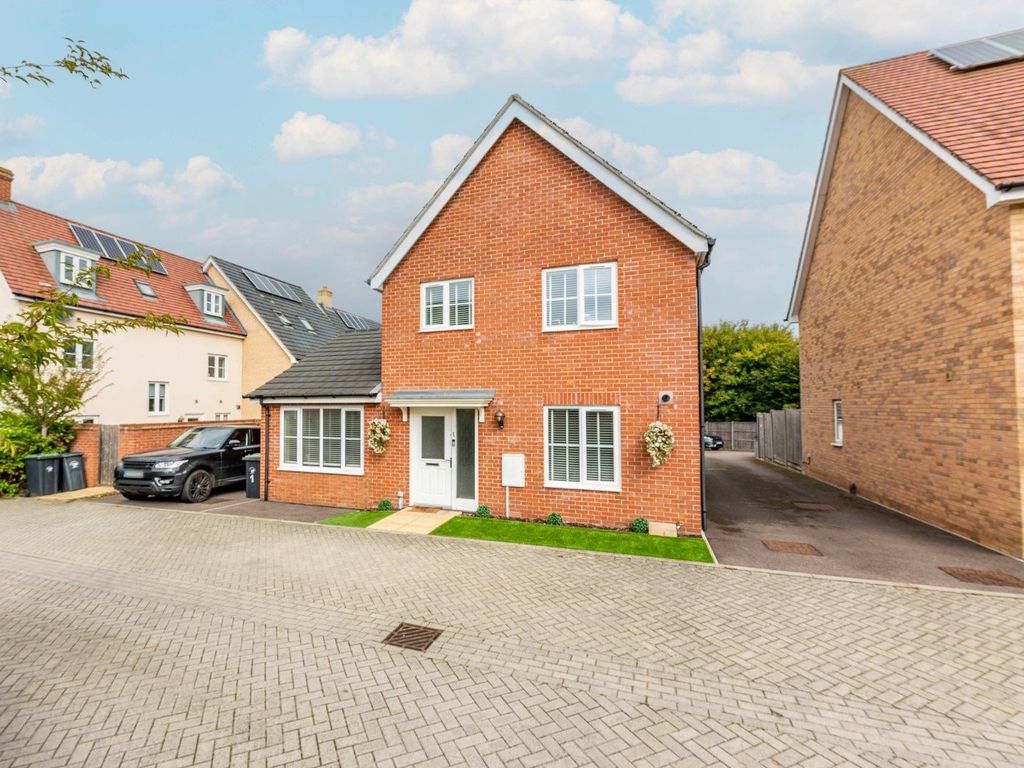 4 bed detached house for sale in Buckland Mews, Little Canfield, Dunmow
