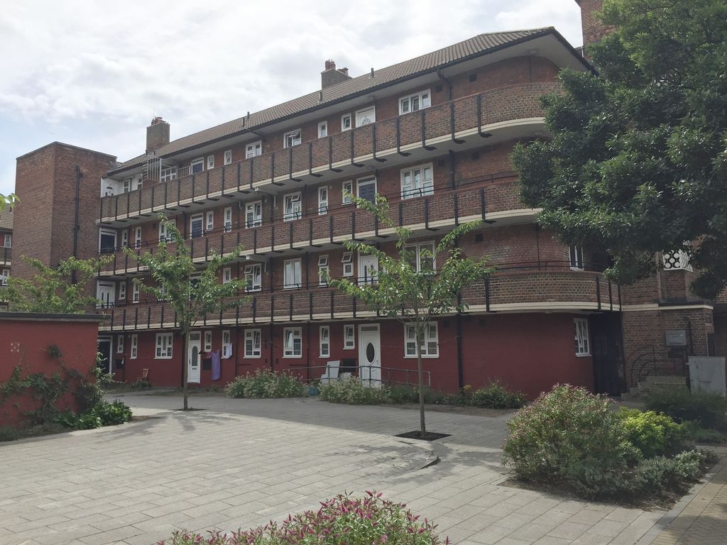 3 bed flat to rent in Arabian House, Ernest Street, Stepney Green