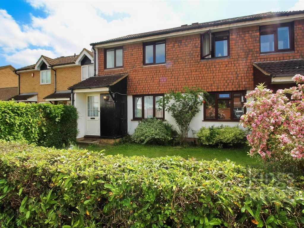 3 bed semidetached house to rent in Beeston Drive, Cheshunt, Waltham
