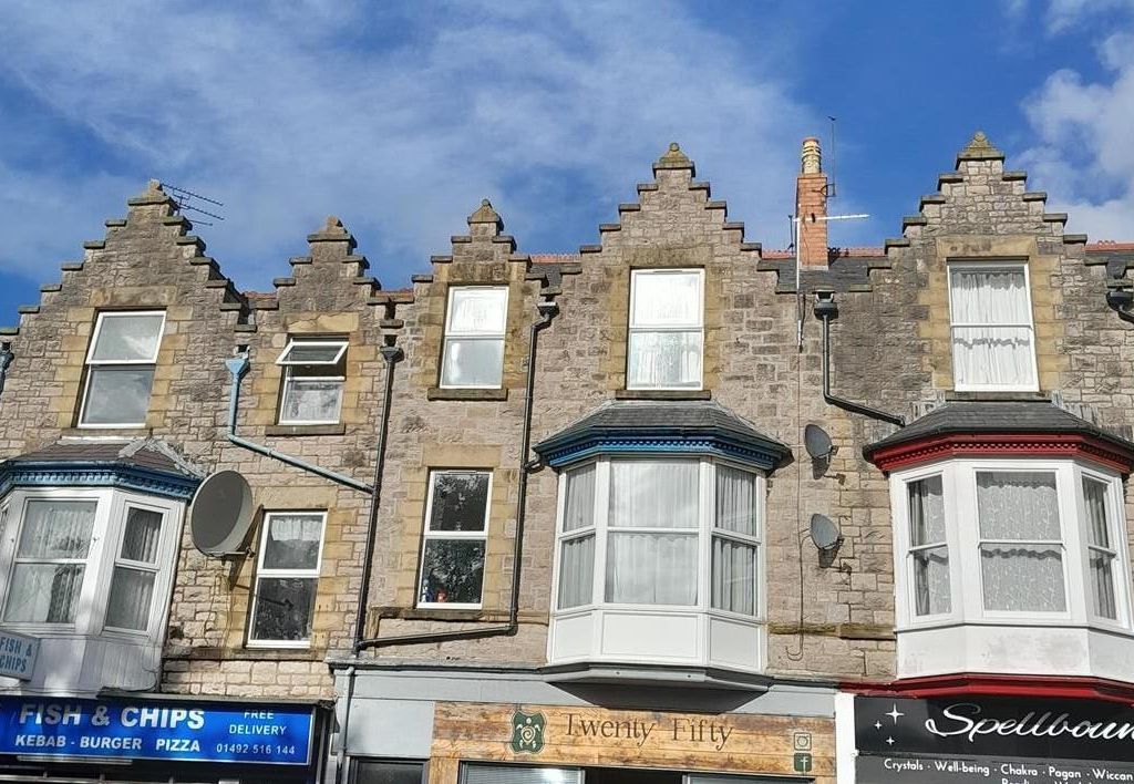 1 bed flat for sale in Abergele Road, Old Colwyn, Colwyn Bay LL29, £