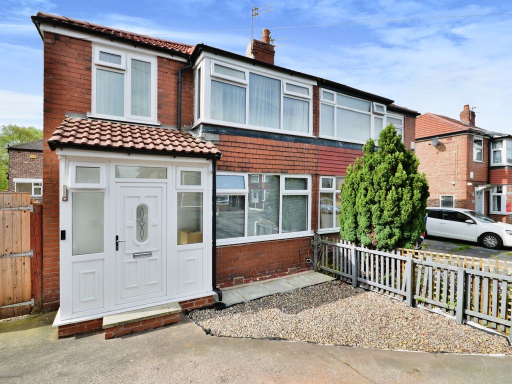 3 bed semidetached house for sale in Deane Avenue, Cheadle, Greater