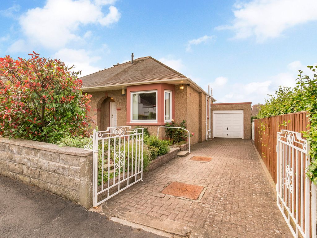 3 bed detached house for sale in 31 Buckstone Avenue, Buckstone EH10, £425,000 Zoopla