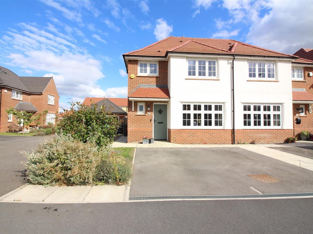 3 bed semidetached house for sale in Baynes Drive, Sherburn In Elmet