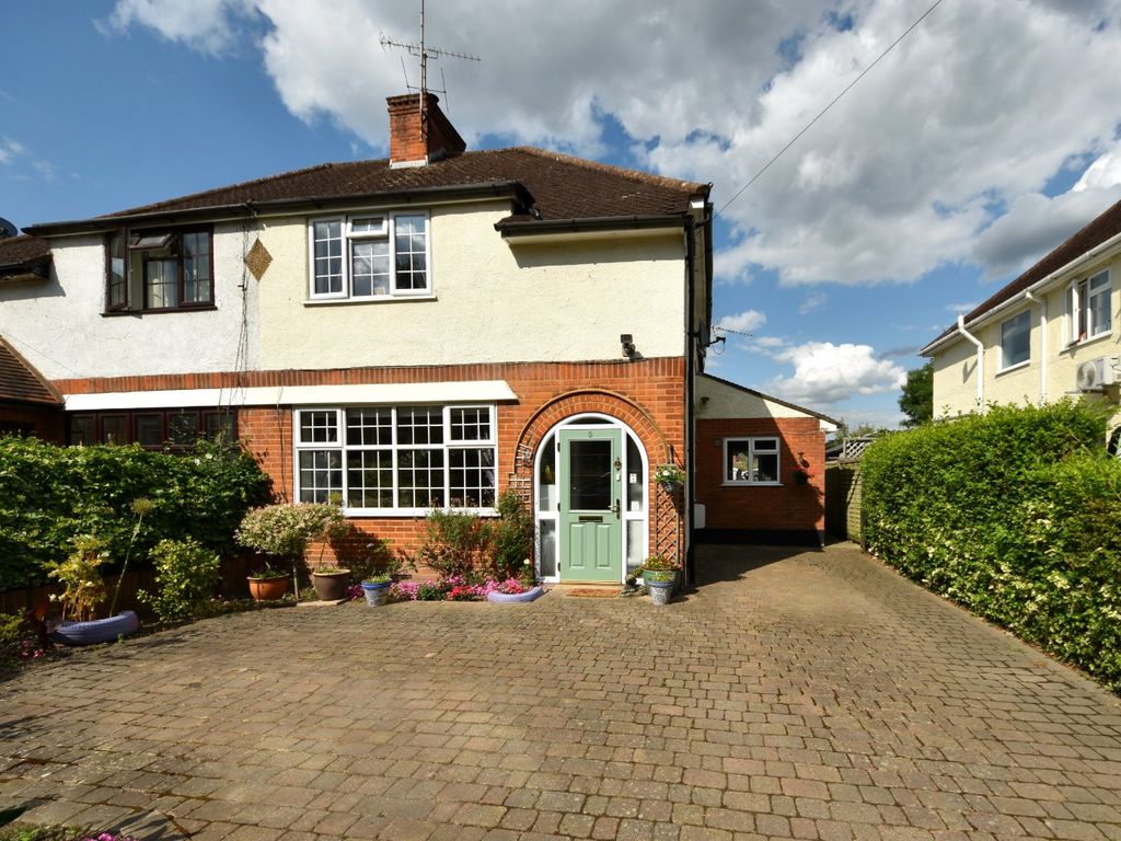 3 bed semidetached house for sale in Boundary Place, Wooburn Green